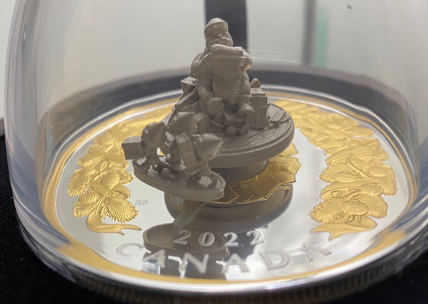 Error-On-Holiday-Gifts---5-Oz.-Pure-Silver-Coin