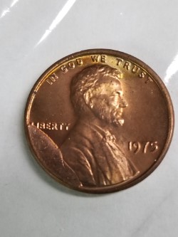 Looking-For-A-Value-For-1975-Lincoln-Error-Cents-With-Major-Die-Break.