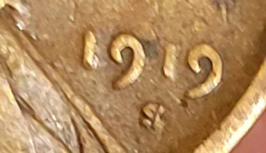 1919-S-Penny-With-Strange-Gel-Like-Lamination-Feeling-.-Almost-As-If-Encased--In-A-Finish.