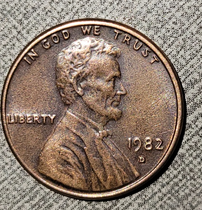 1982-D-Lincoln-Memorial-Cent-Redundant-Question-Small-Date?