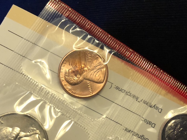 1990-P-And-D-Mint-Set---Penny-With-Red-Ink-On-Obverse?-Mint-Error?