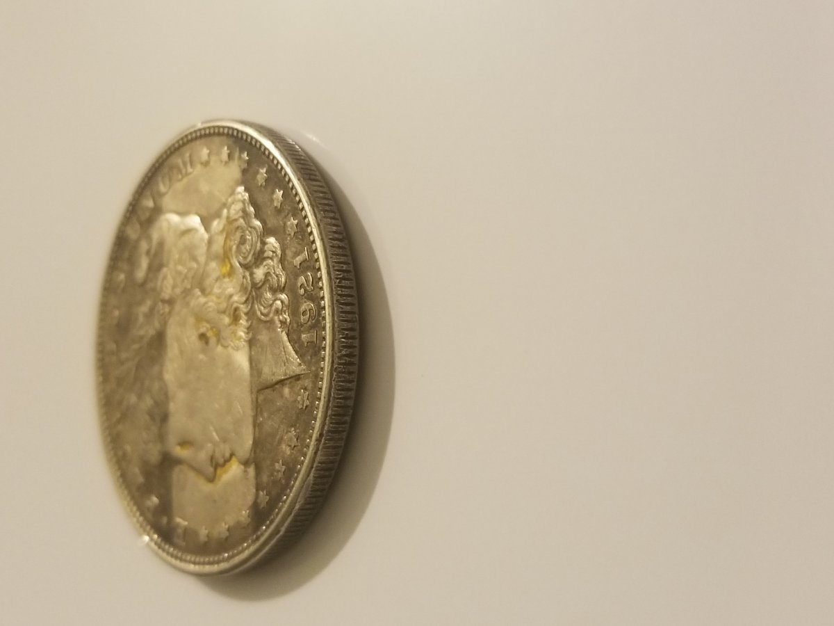 Strange-Tone-On-1921-Morgan-Dollar
