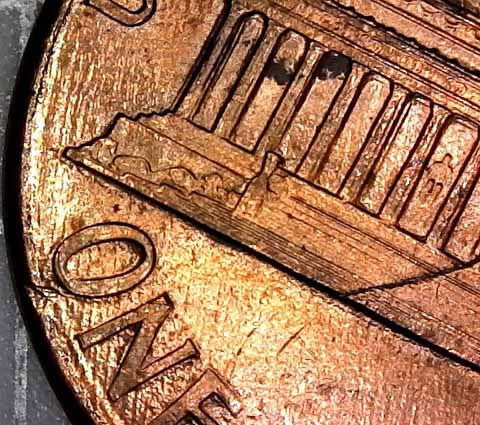 1992-LMC-Penny-Almost-Uncirculated-With-A-Die-Break.-Helps-If-I-Am-Right