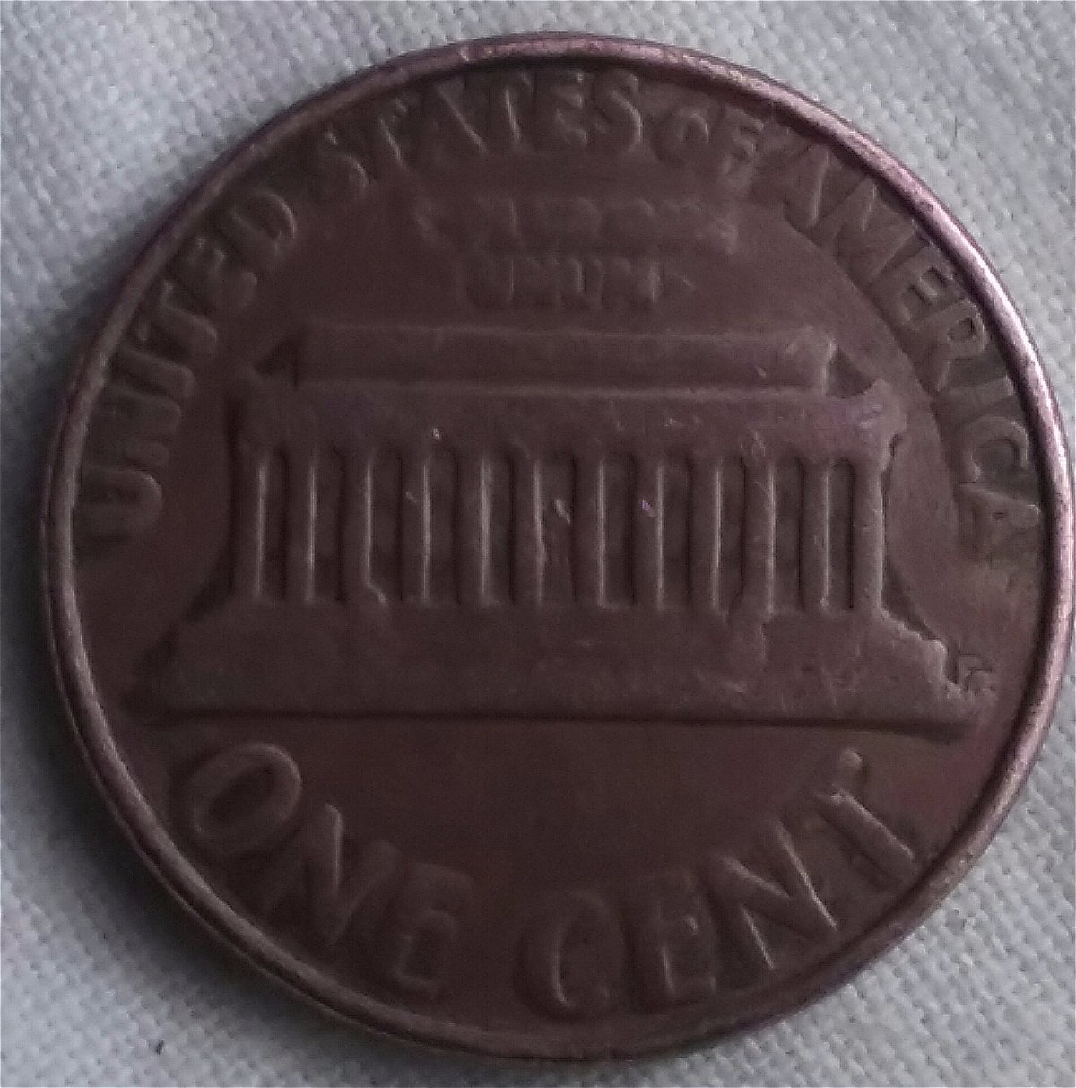 1974-Lincoln-Cent-Struck-Through-Grease-I-Believe.