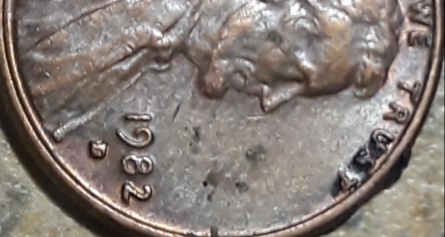 1982-D-Mint-Anything-Stand-Out-On-The-Liberty?-Or-Date?