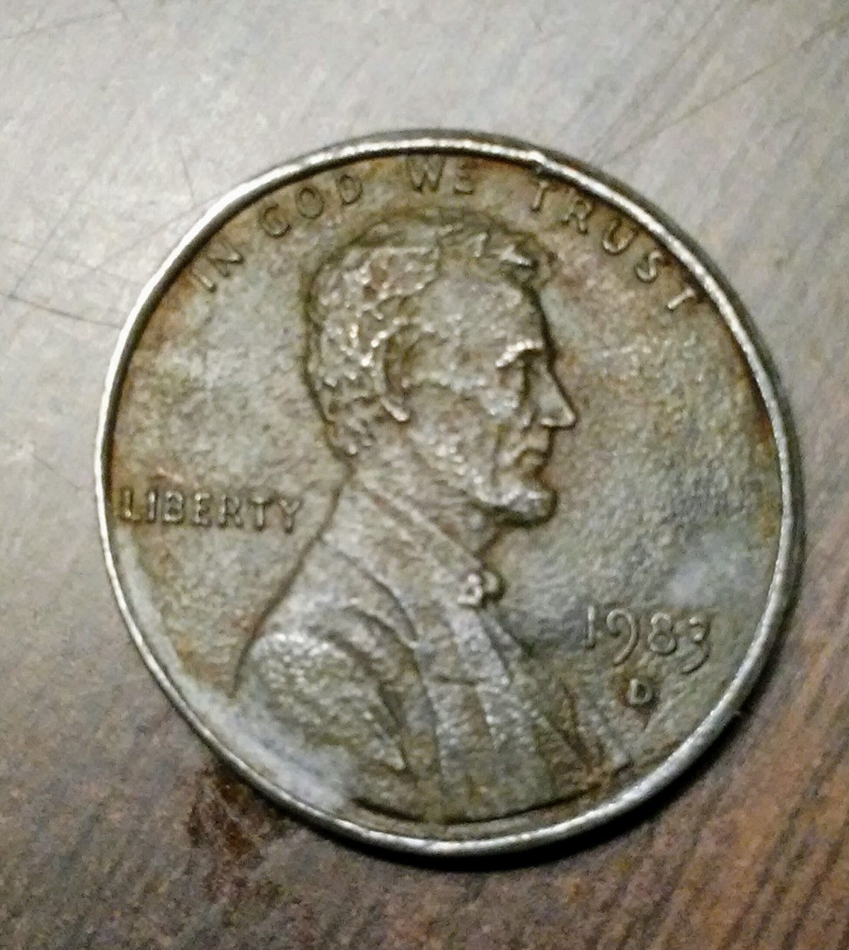 Lincoln,-Penny-1983-D...its-Not-Not-Copper,-What-Is,-It?