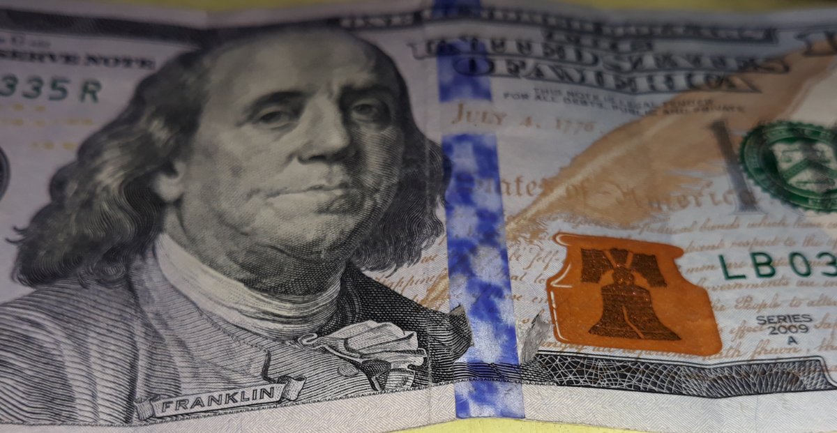 Help!-$100.00-Dollar-Bill-/-Strange-Error.-Please-See-Photo