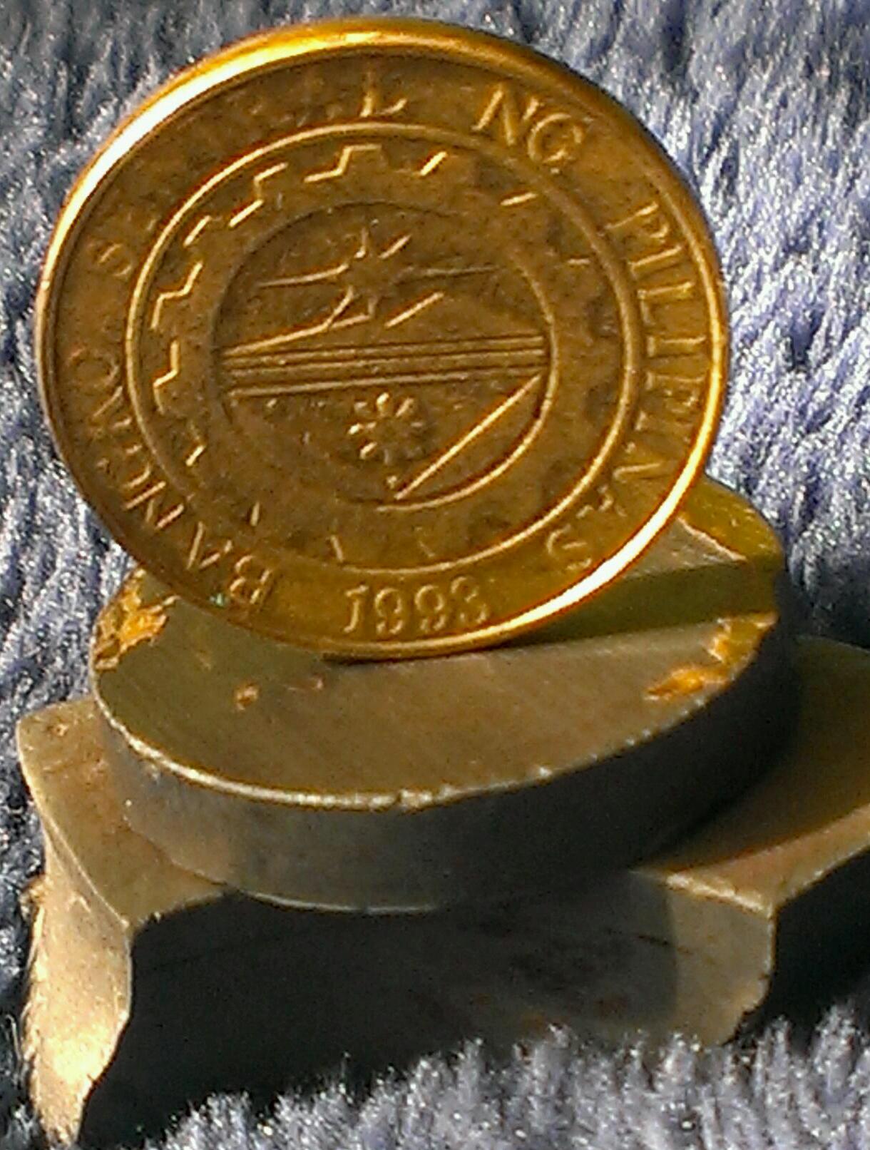 First-Transitional-Mint-Error-Coin-From-The-Philippines