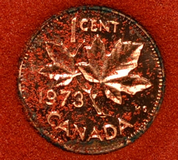 1973-RCMP-Commemorative-Set-.-Red-Fuzz-!