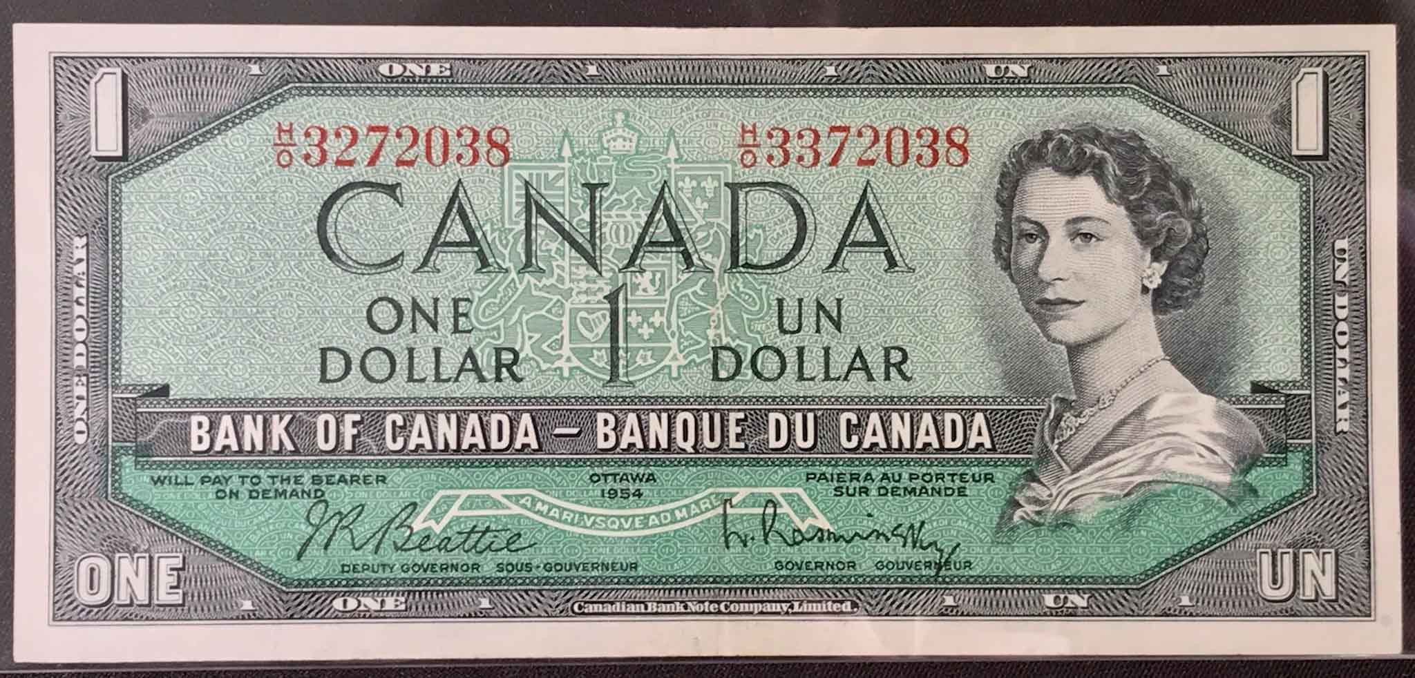 1954-Canadian-One-Dollar-Notes-With-Mismatched-Serial-Numbers