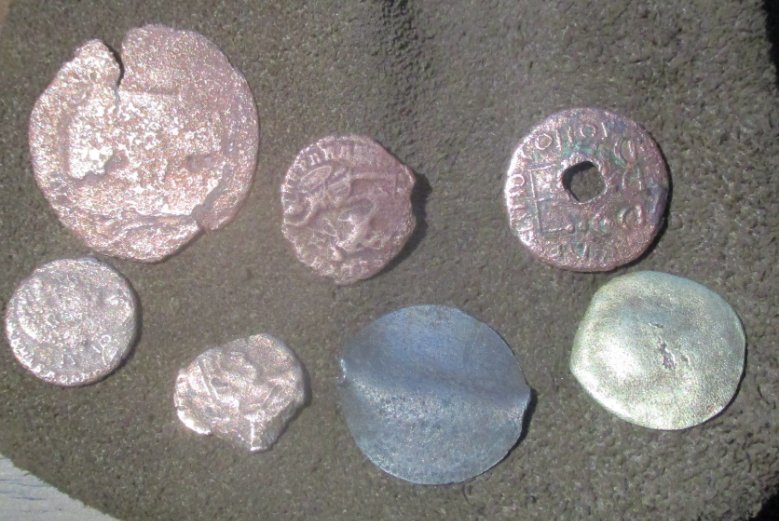 Very-Dirty-Ancient-Roman-Coins
