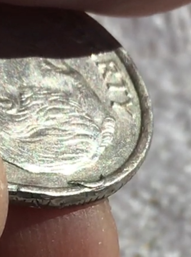 2001-Roosevelt-Dime-Has-A-Strange-Little-Swirl-?