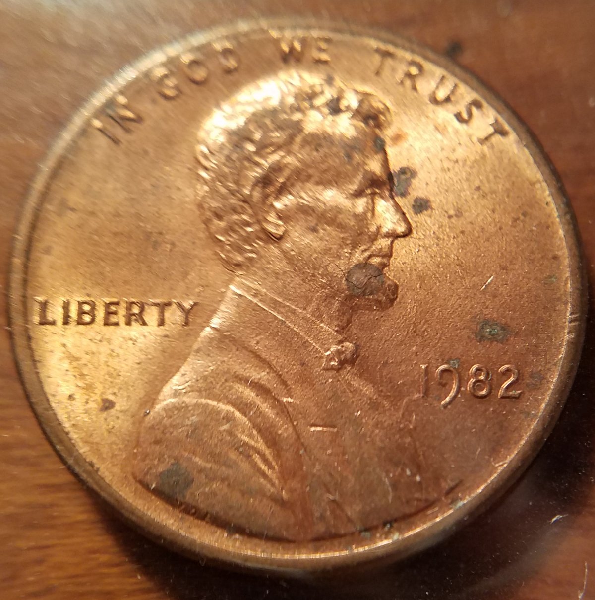 1982-P-Small-Date-With-Reverse-Die-Crack