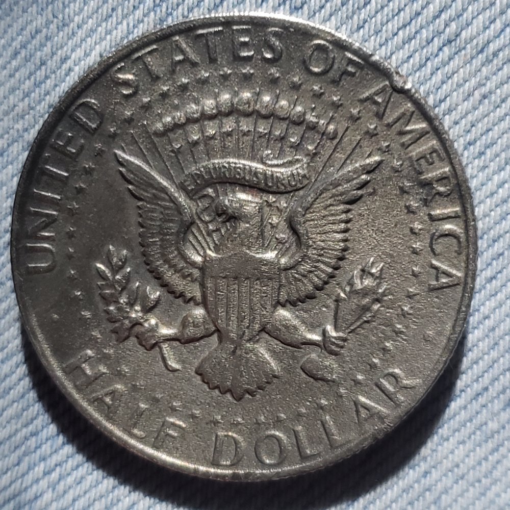 1972-?Mint-Not-Visible-See-Picshalf-Dollar-Melted-Or-Error