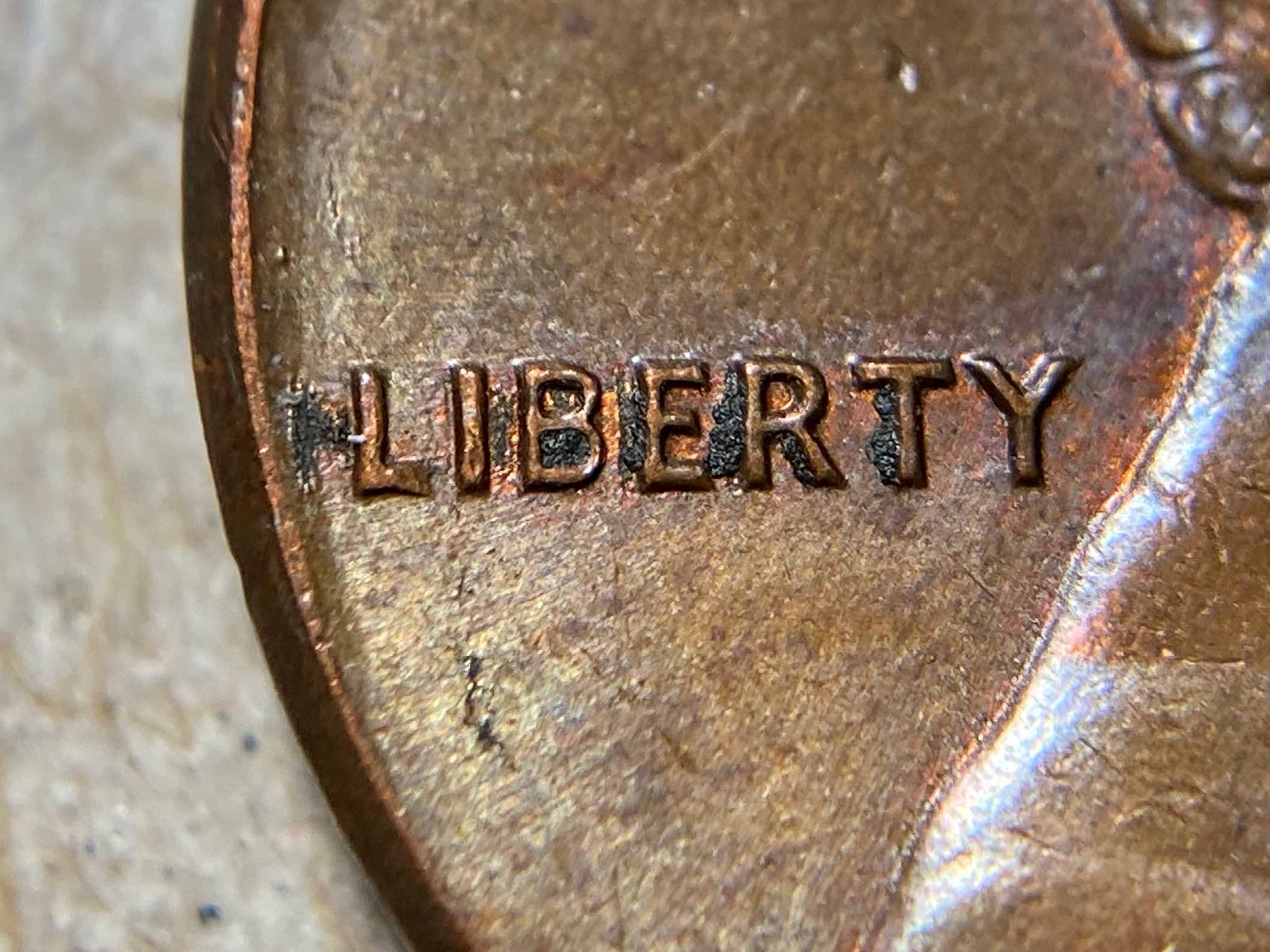 1983-Lincoln-Memorial-Cent--DDO-002-FS-102-And-Off-Center