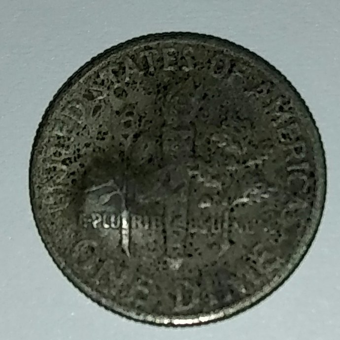 1975-Dime-With-An-Internal-Knot?