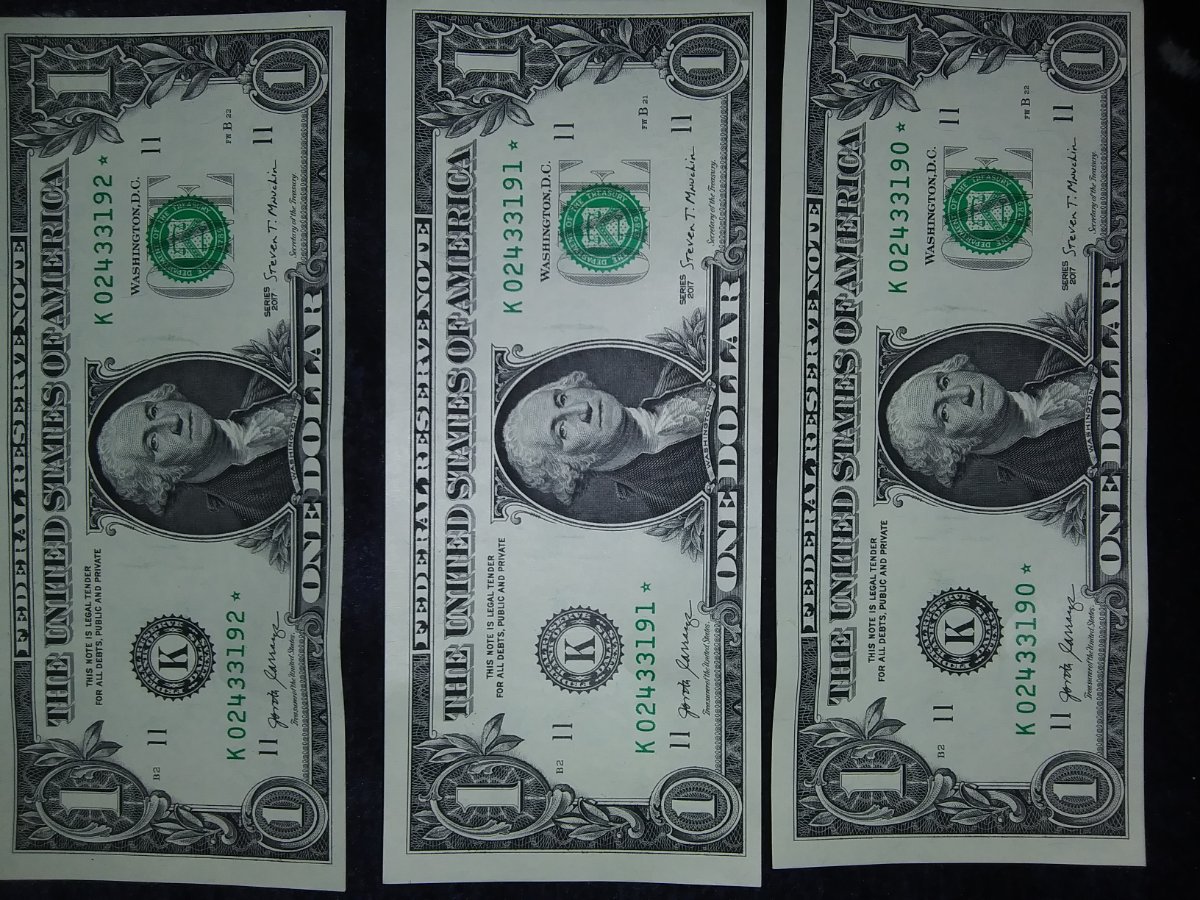 3-Consecutive-$1-Star-Notes,-Valuable?