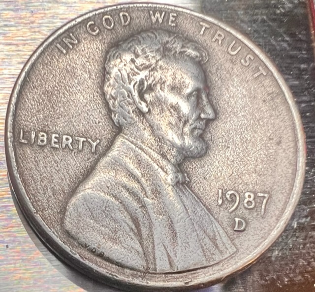 Help-Identifying-A-Unique-Looking-1987-D-Lincoln-Penny
