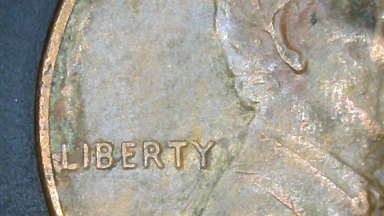 1985-LMC-Looking-At-Crack-Extending-From-Memorial