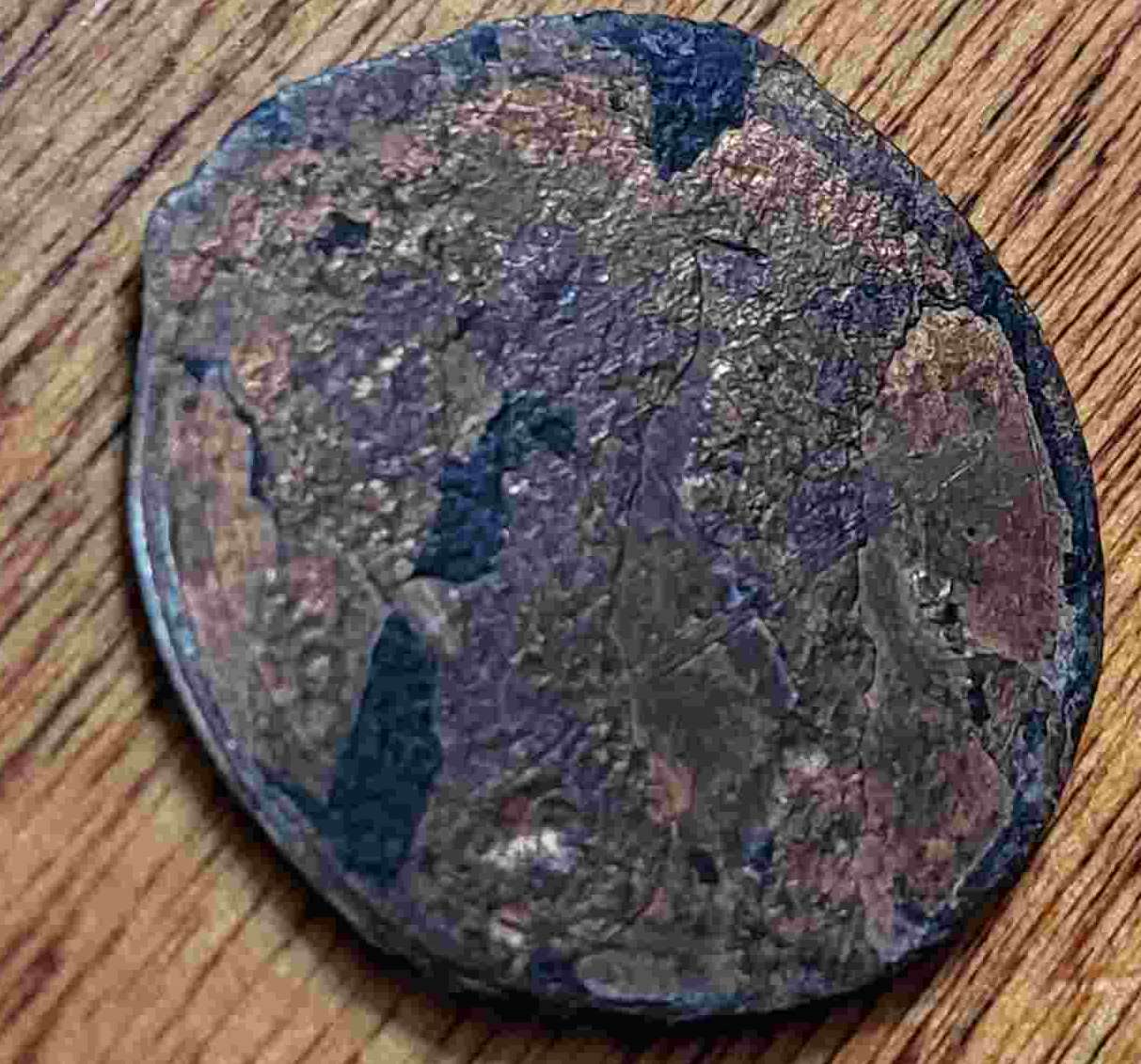 Lincoln-Memorial-Cent---Was-Going-Through-My-Change-And-Found-This.-Any-Ideas?
