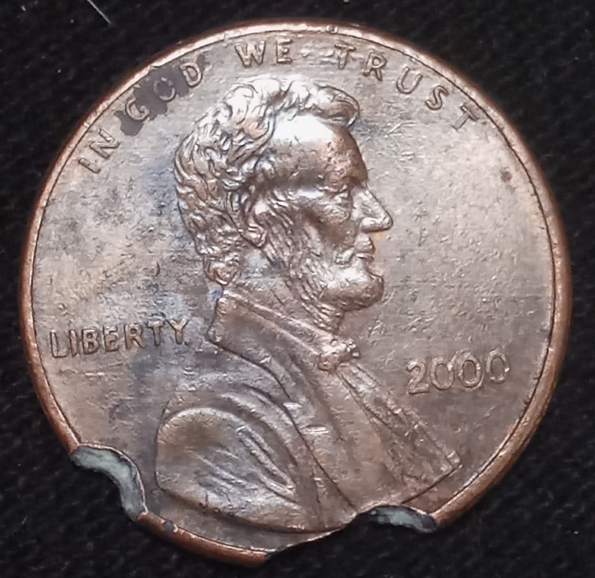 2000-P-Lincoln-Memorial-Cent.-Ragged-Planchet,-Wide-AM,-And-Die-Crack?