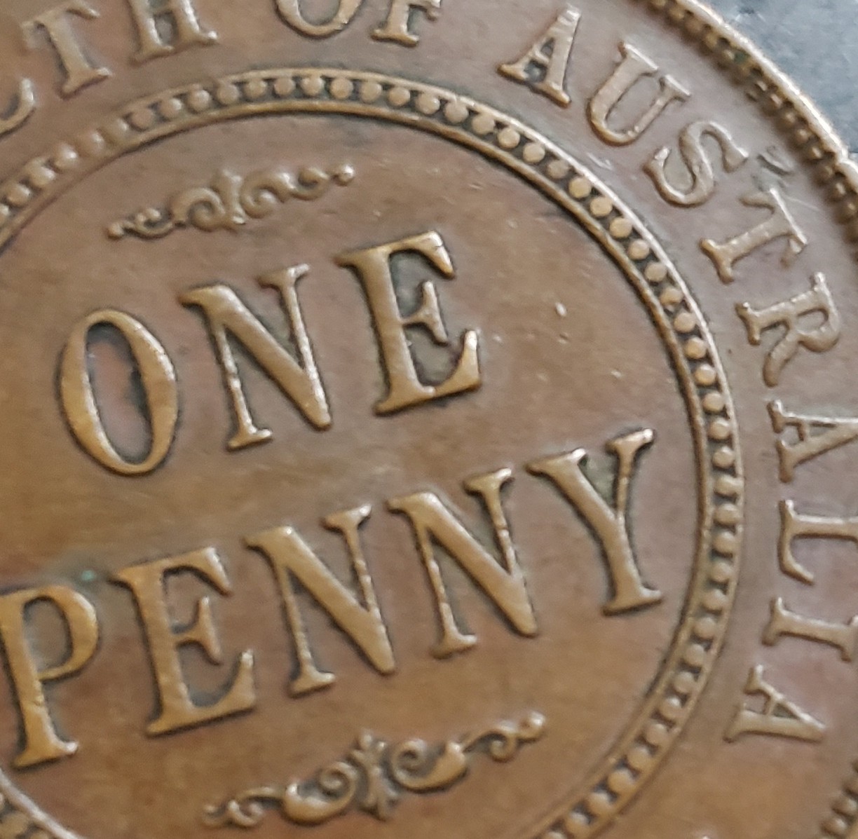 Error-Penny-With-An-Apostrophe-Located-On-The-'S'-In-The-Word-Australia?