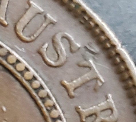 Error-Penny-With-An-Apostrophe-Located-On-The-'S'-In-The-Word-Australia?