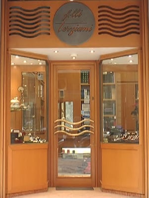 Coin-Shopping-Around-The-World