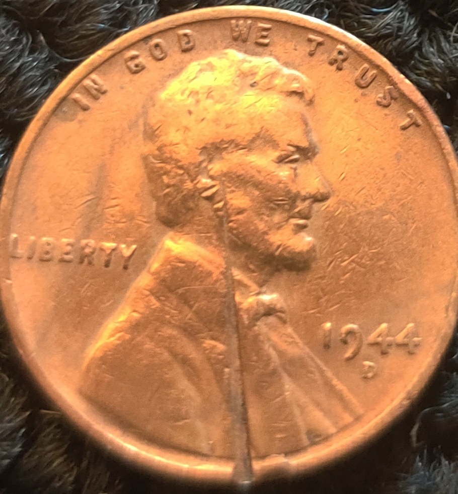 1944-Wheat-Cent.-A-Head-Scratching-Anomaly,-Open-To-Interpretation.
