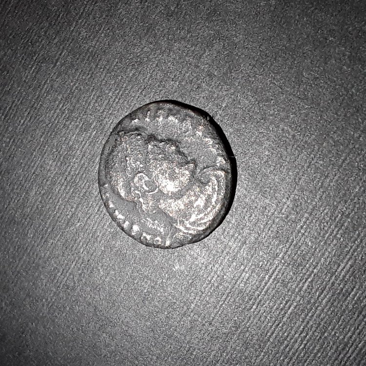 Help-Please,-Anyone-Know-This-Coin?