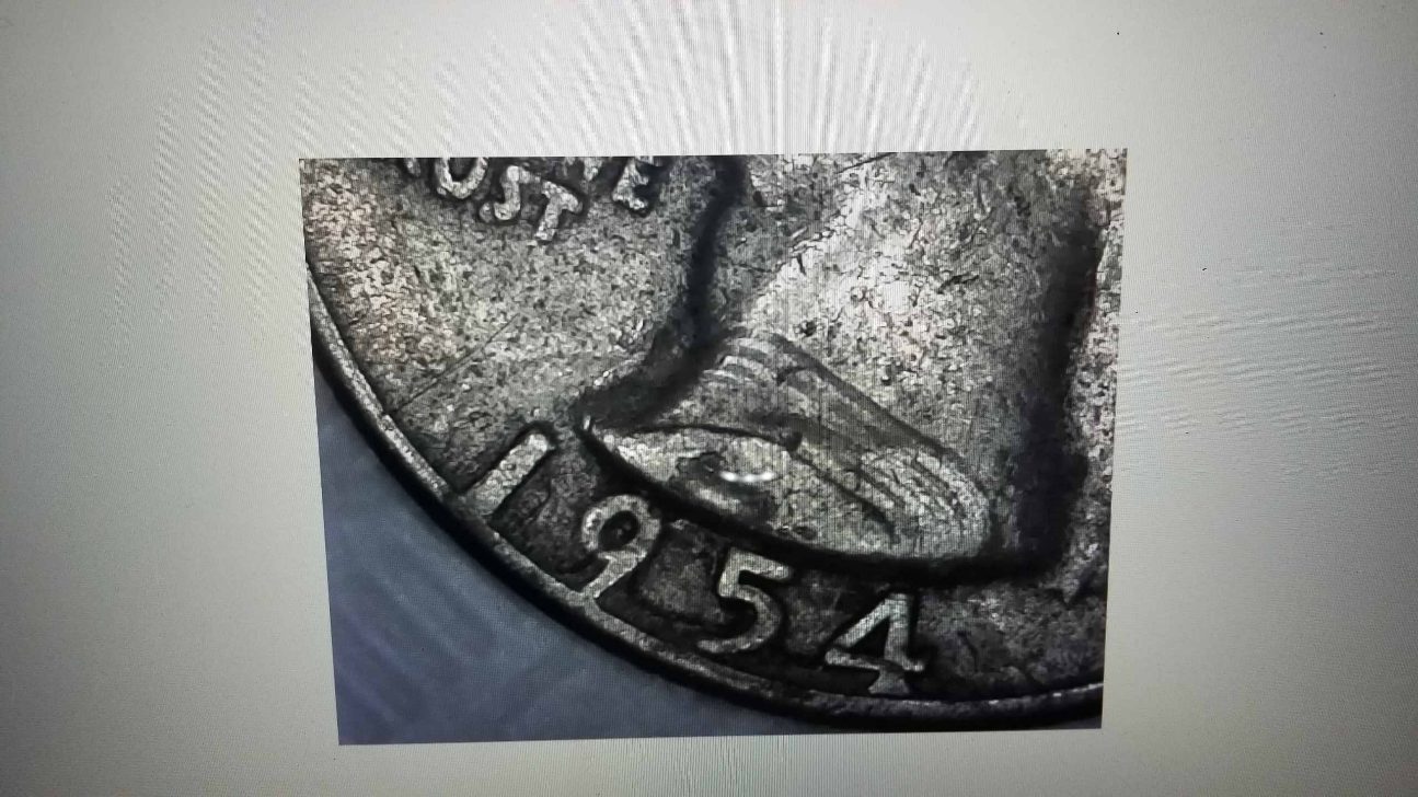 Does-The-Eagle-On-My-1954-D-Washington-Quarter-Have-Two-Eyes?