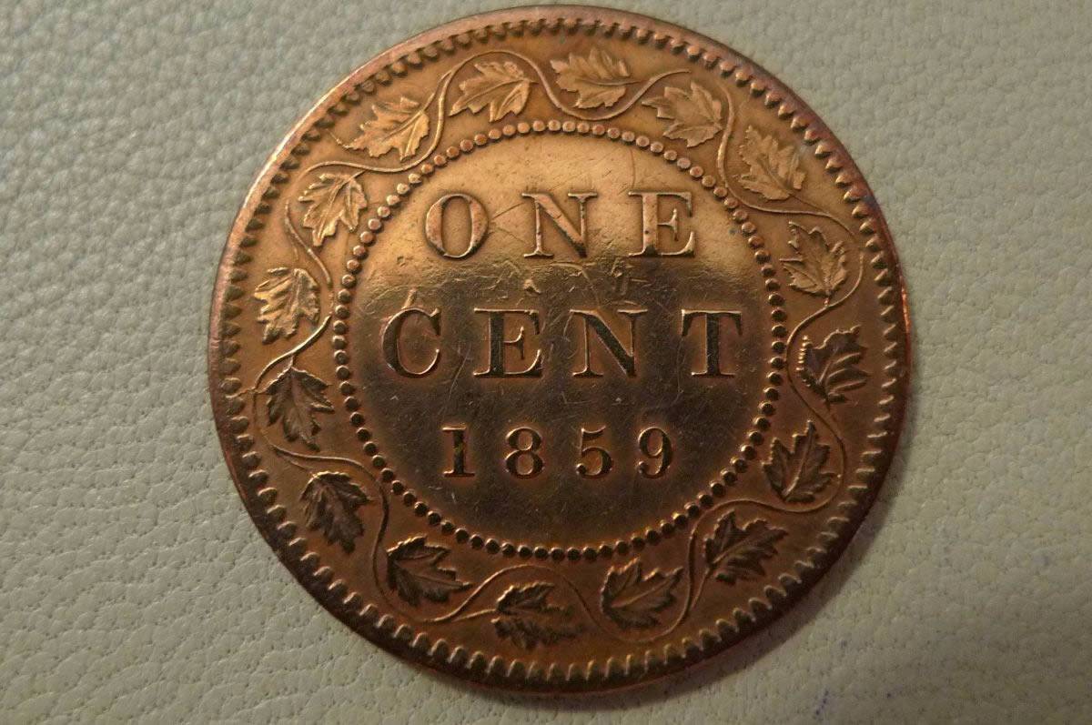 Post-A-Coin-Or-Medal-With-A-Die-Crack!