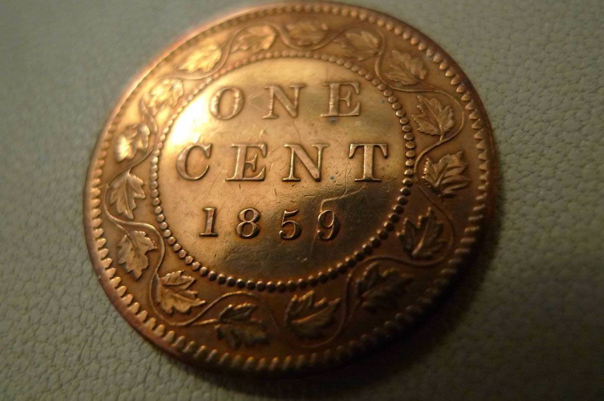 Post-A-Coin-Or-Medal-With-A-Die-Crack!