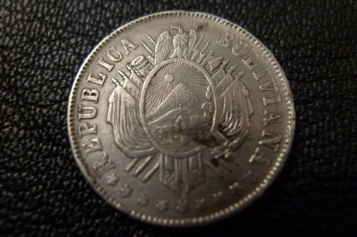 Post-A-Coin-Or-Medal-With-A-Die-Crack!