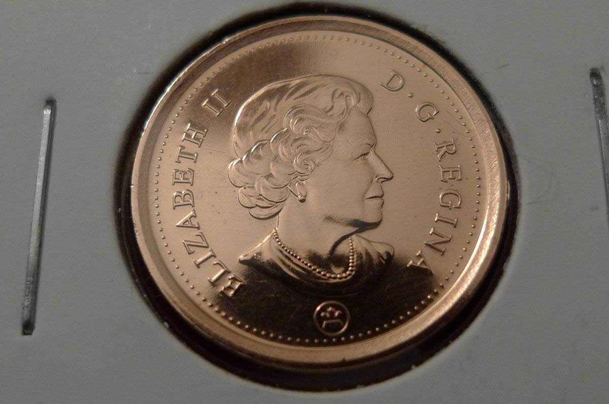 Post-A-Coin-Or-Medal-With-A-Die-Crack!