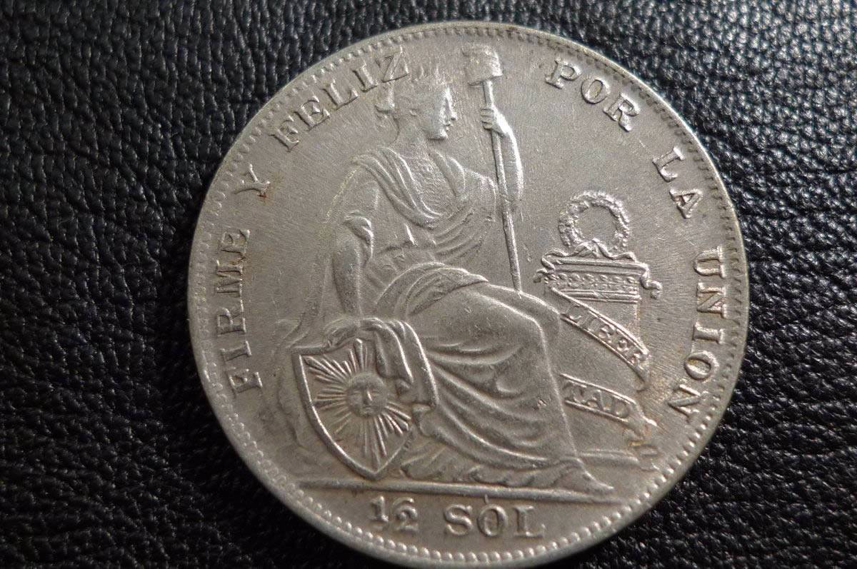 Post-A-Coin-Or-Medal-With-A-Die-Crack!