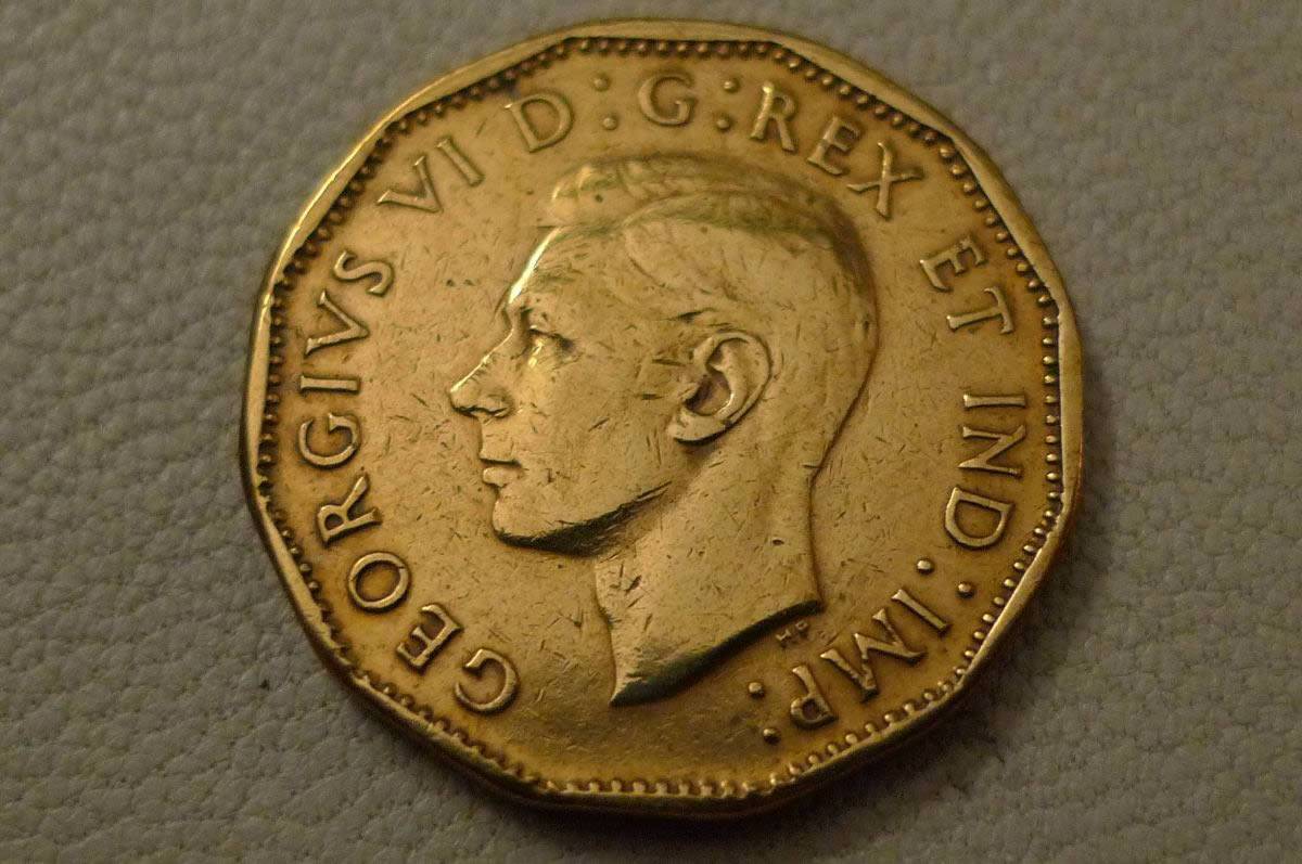 Post-A-Coin-Or-Medal-With-A-Die-Crack!