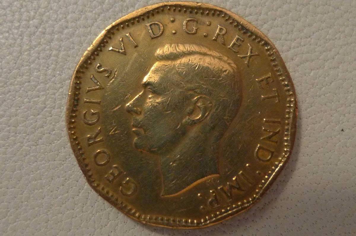 Post-A-Coin-Or-Medal-With-A-Die-Crack!