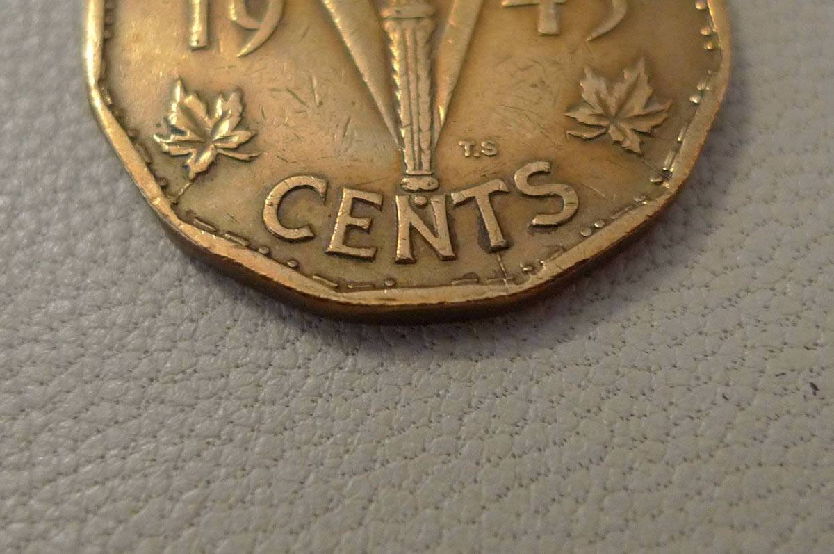 Post-A-Coin-Or-Medal-With-A-Die-Crack!