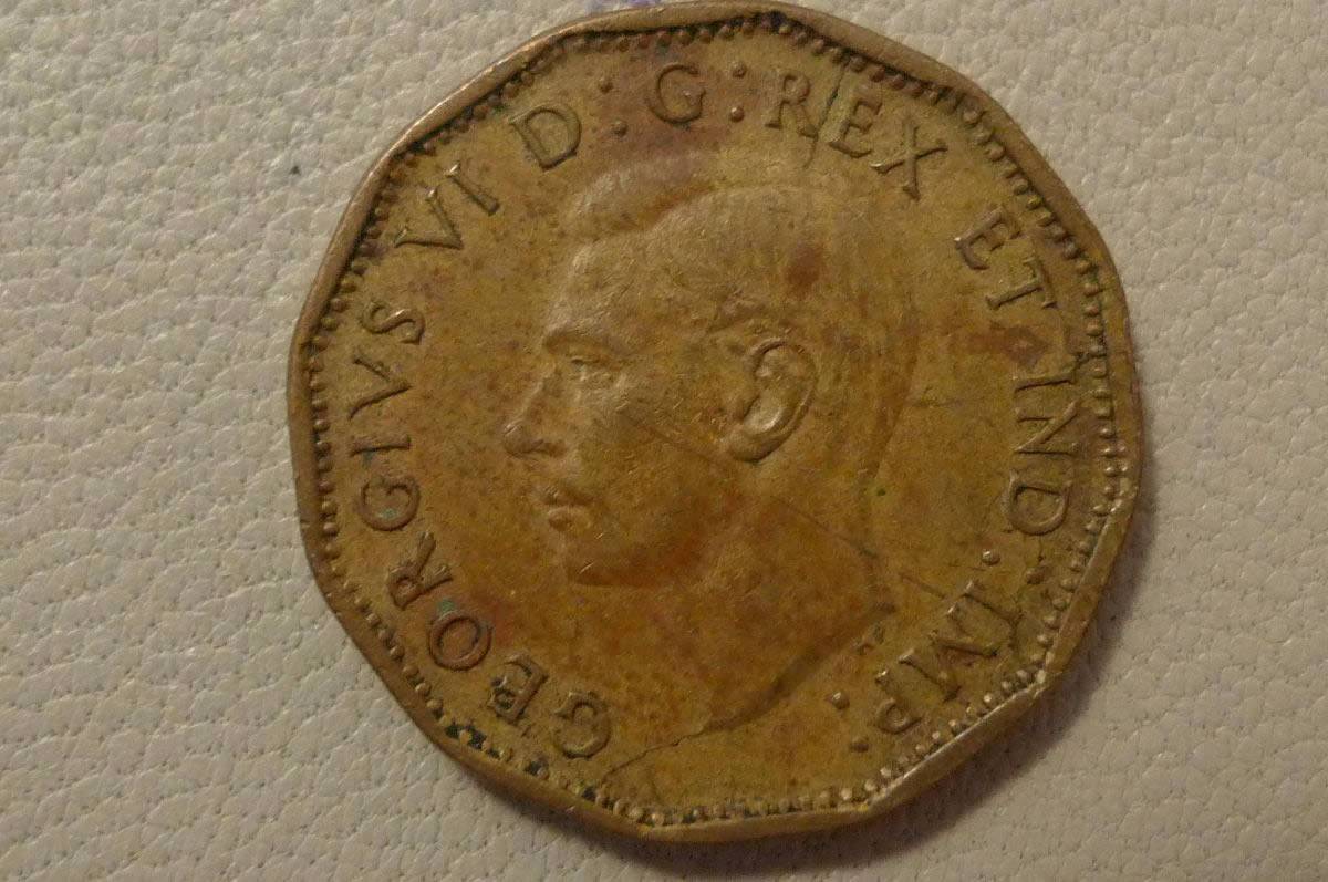 Post-A-Coin-Or-Medal-With-A-Die-Crack!
