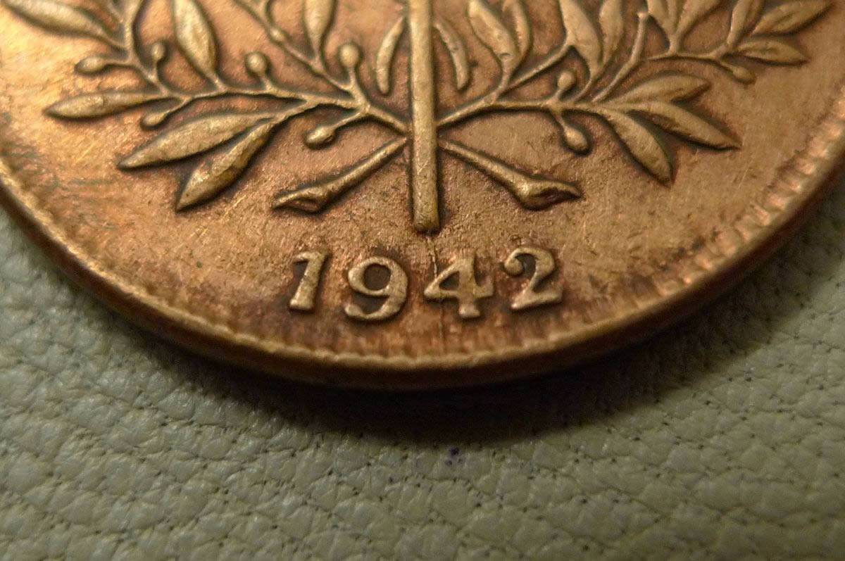Post-A-Coin-Or-Medal-With-A-Die-Crack!