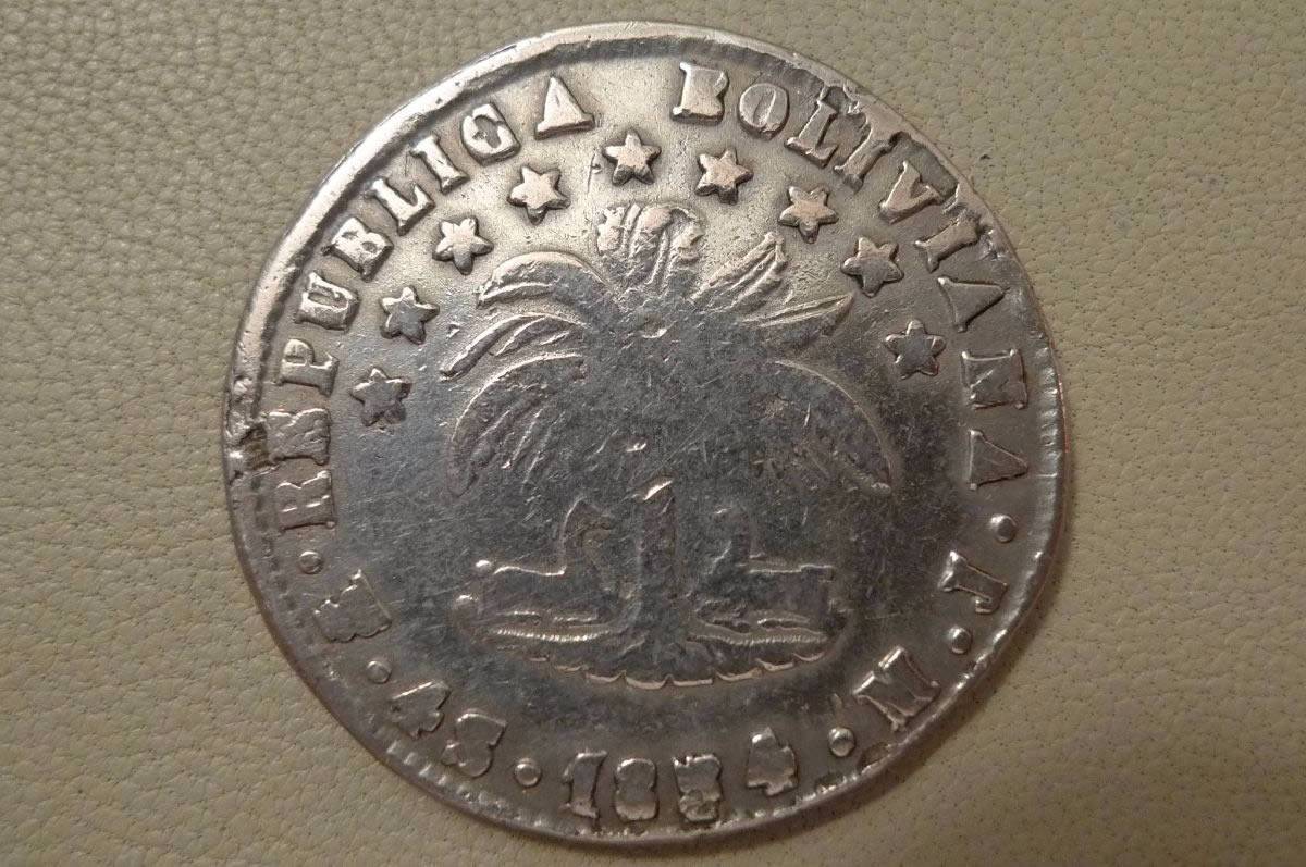 Post-A-Coin-Or-Medal-With-A-Die-Crack!
