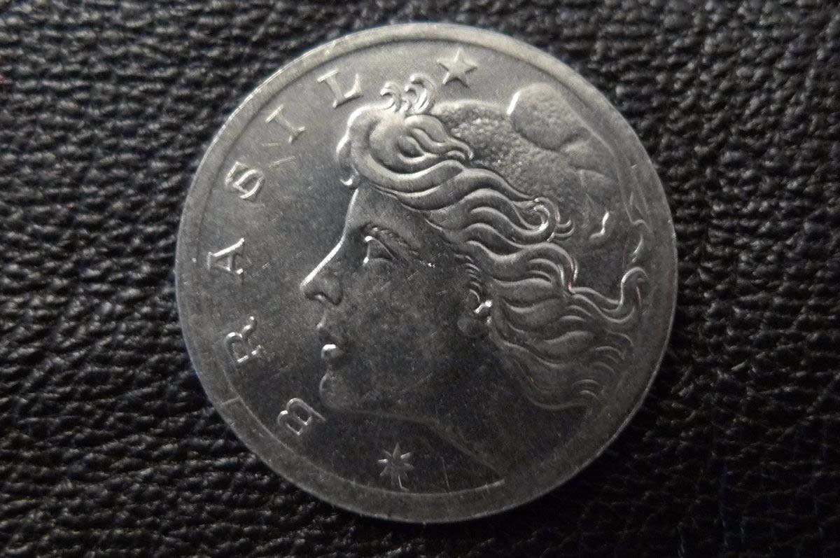 Post-A-Coin-Or-Medal-With-A-Die-Crack!