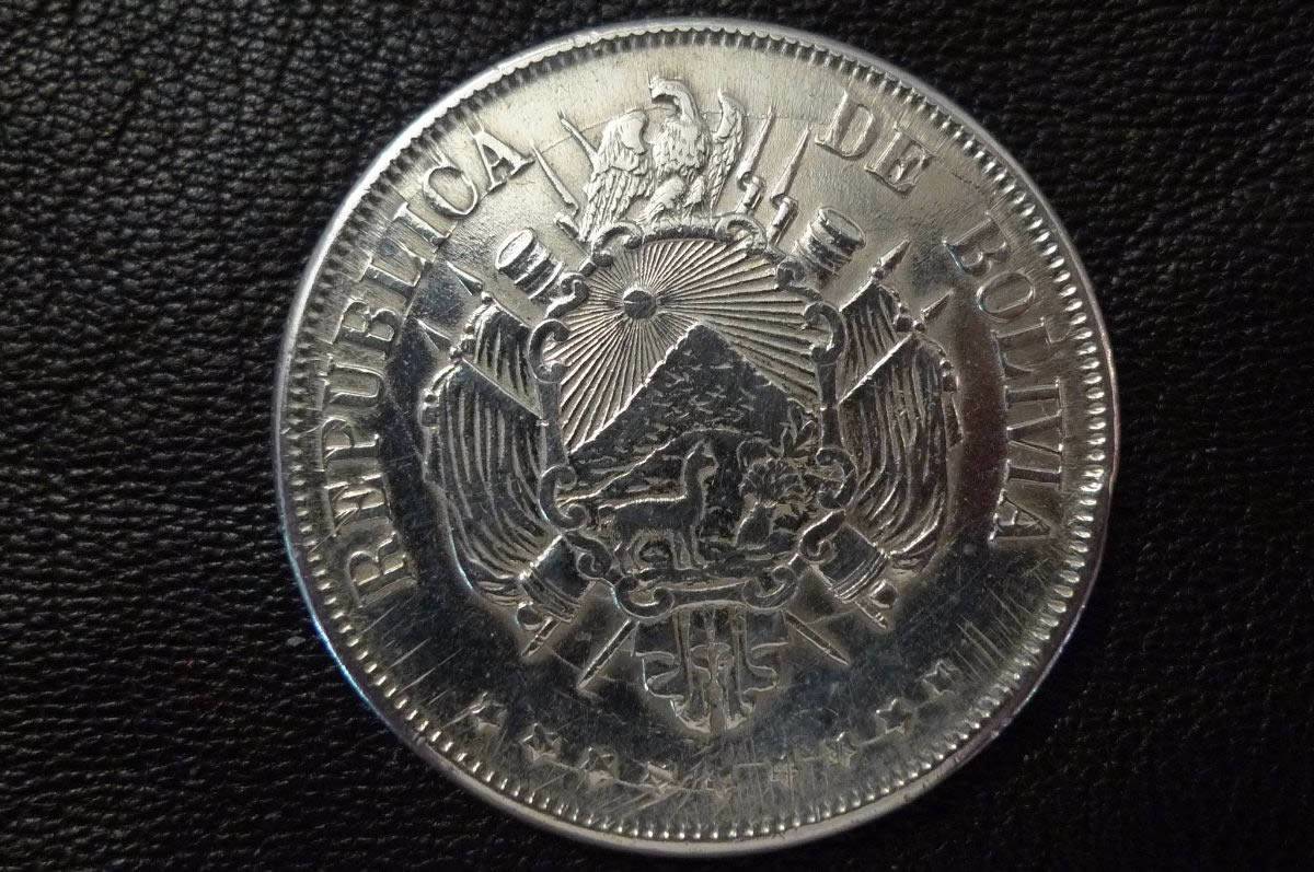 Post-A-Coin-Or-Medal-With-A-Die-Crack!
