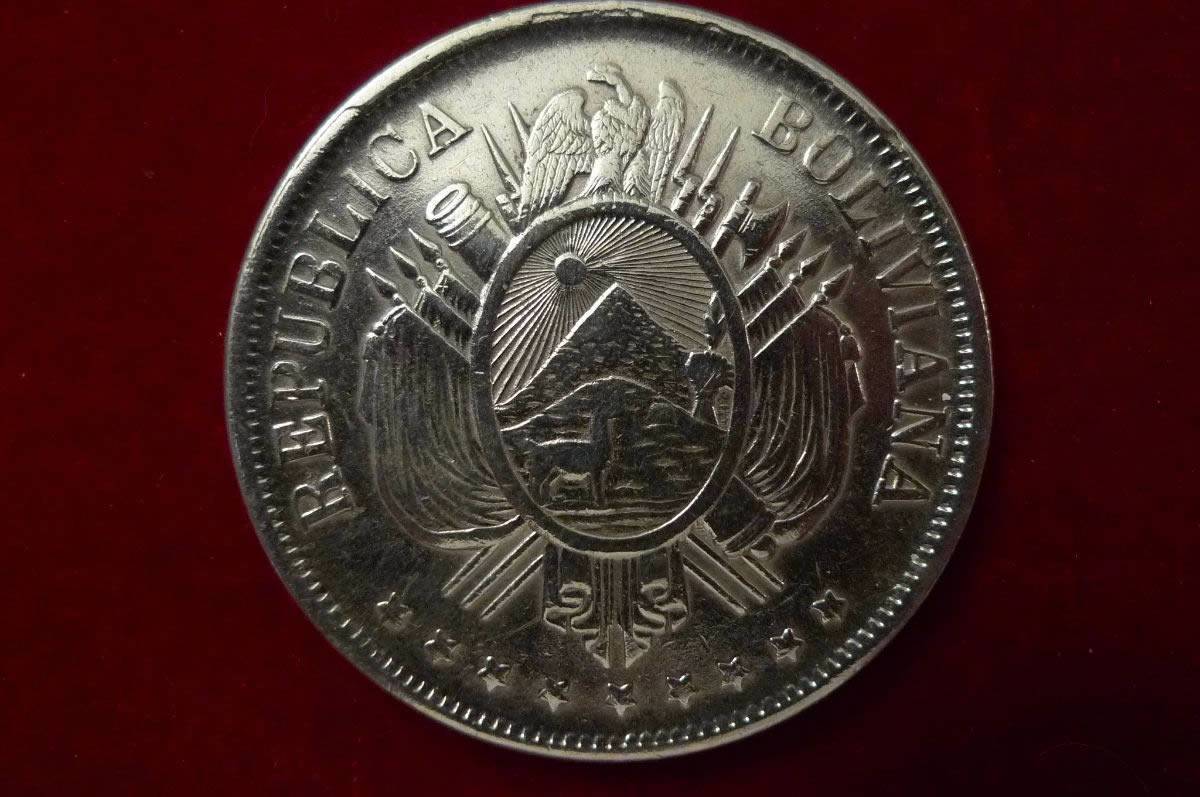 Post-A-Coin-Or-Medal-With-A-Die-Crack!
