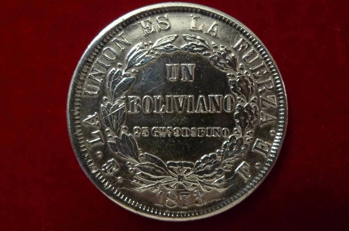 Post-A-Coin-Or-Medal-With-A-Die-Crack!