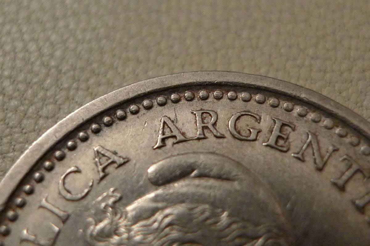 Post-A-Coin-Or-Medal-With-A-Die-Crack!