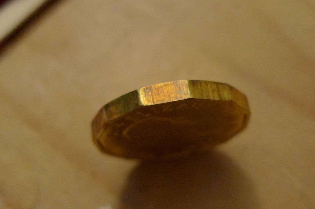 Show-Your-Coins-With-Different-Edges