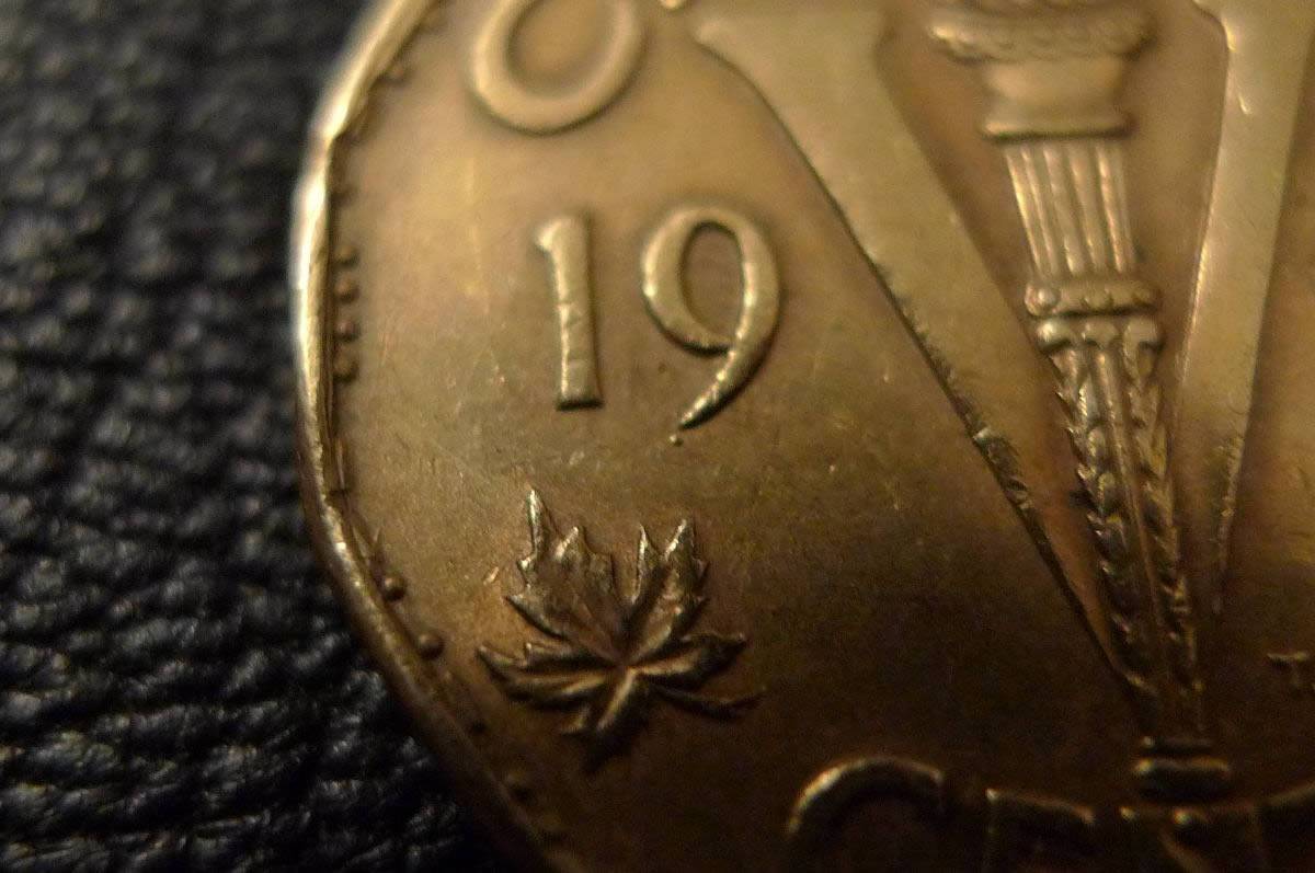 Post-A-Coin-Or-Medal-With-A-Die-Crack!