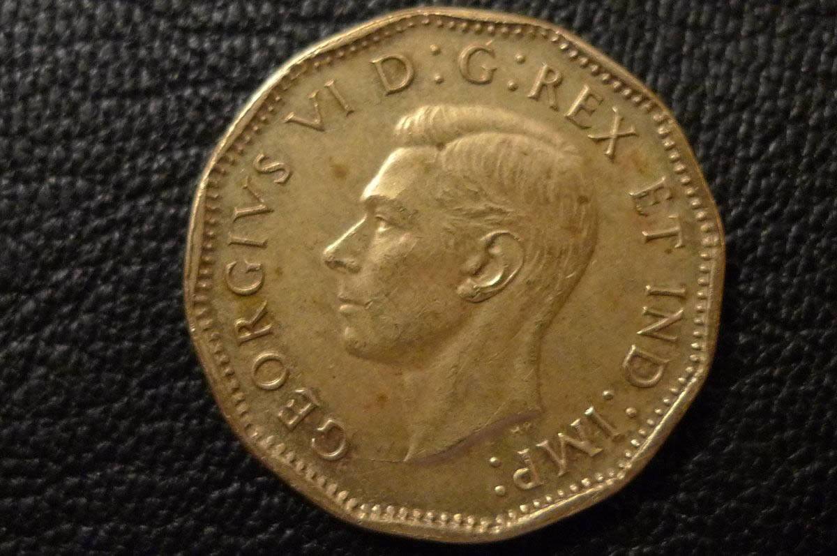 Post-A-Coin-Or-Medal-With-A-Die-Crack!